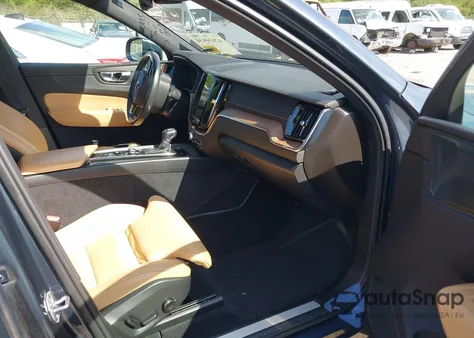 2021 Volvo Xc60 T5 Inscription из США, поврежденный, VIN YV4102RL5M1716015